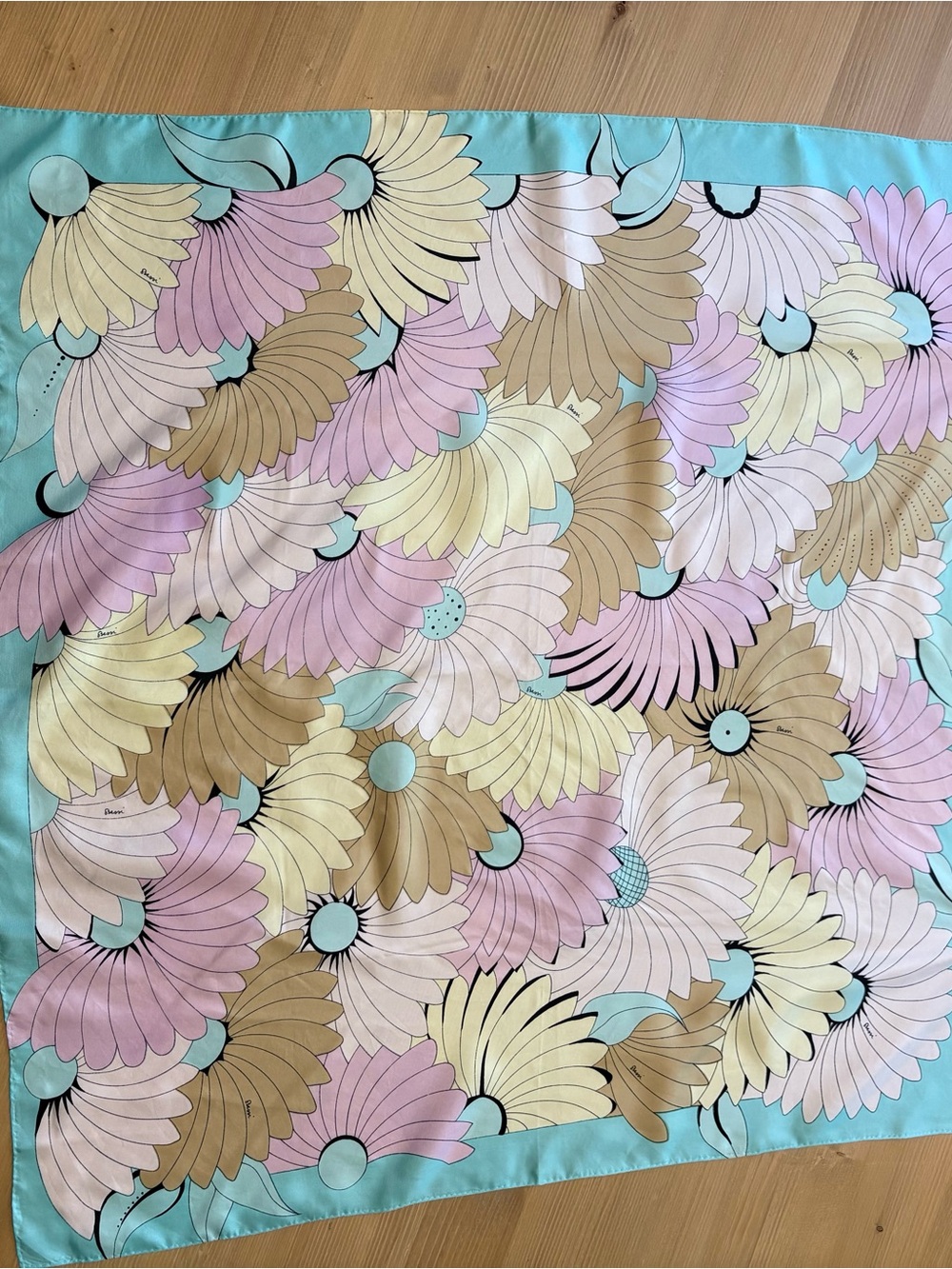 Authentic Vintage Averardo Bessi Daisy Floral Silk Scarf
